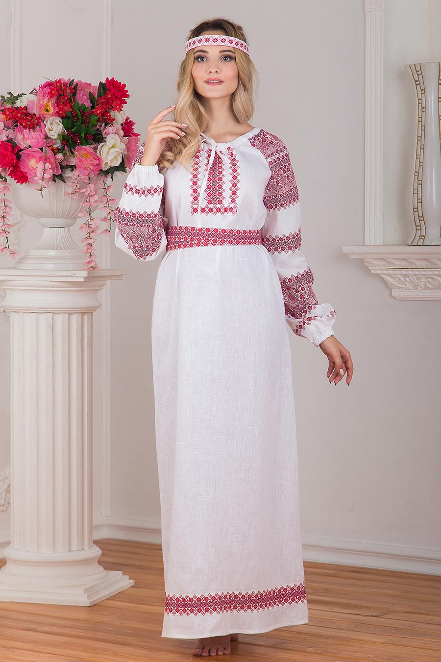 Women in Slavic costumes in Krakow